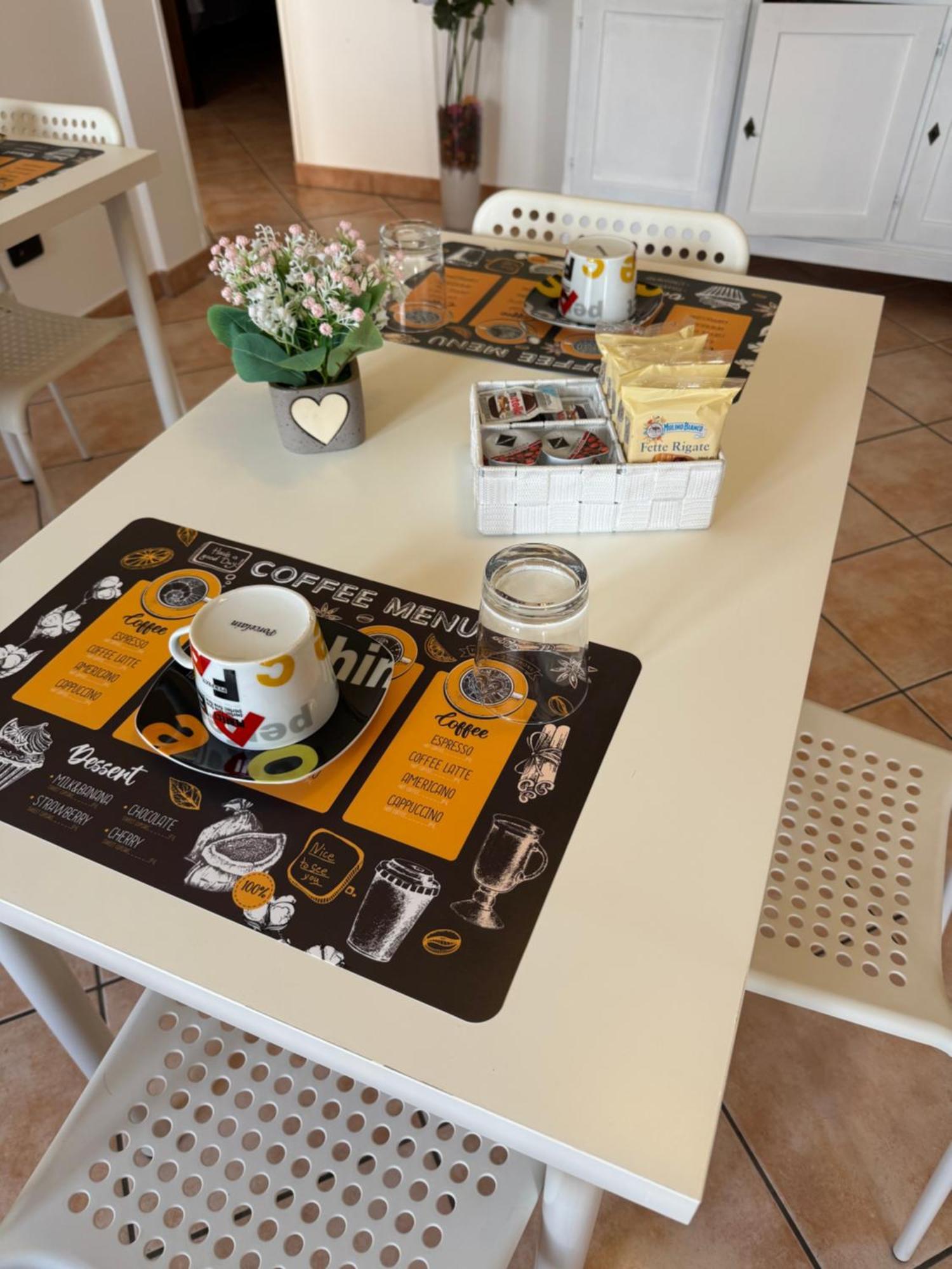 Guest House La Casaccia 피우미치노 외부 사진