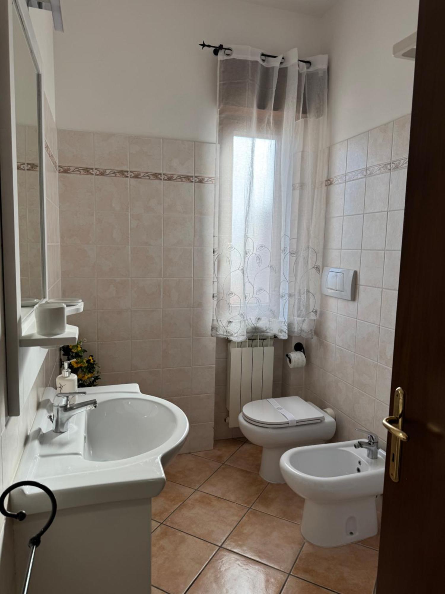Guest House La Casaccia 피우미치노 외부 사진